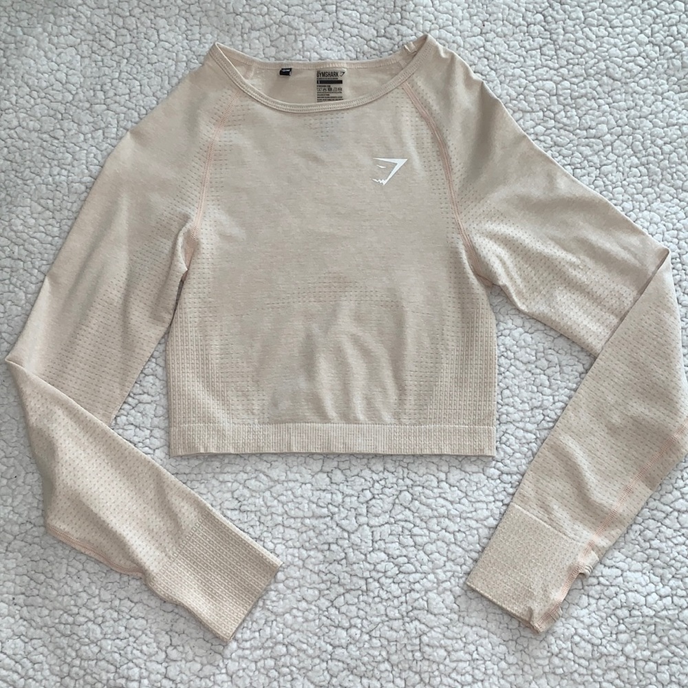 🦈Cream crop top long sleeve